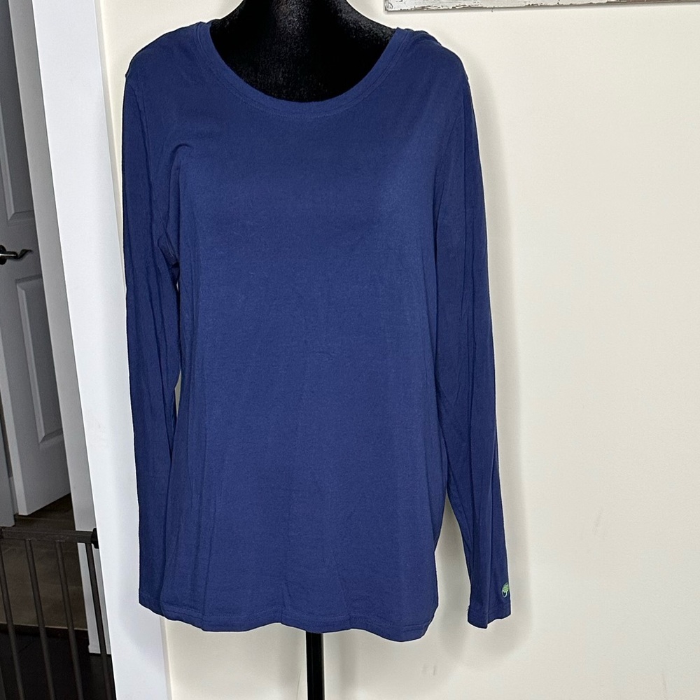 Healing hand long sleeve undershirt.